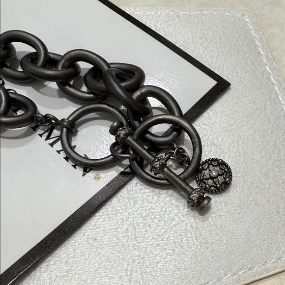 Freida Rothman’s Favorite Chunky Link Toggle Necklace - Picture 4 of 5